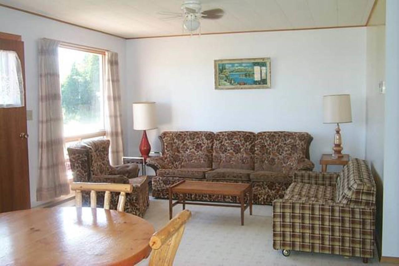 Wee Point Resort Manitowaning Camera foto