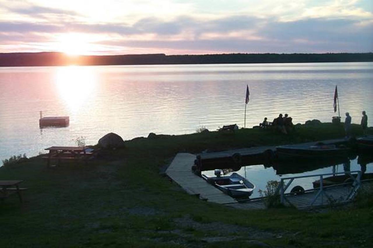 Wee Point Resort Manitowaning Esterno foto